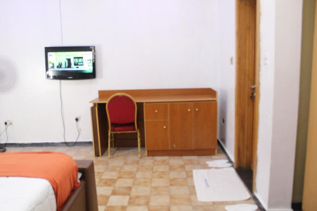 Blue Moon Hotels Victoria Island 라고스 외부 사진