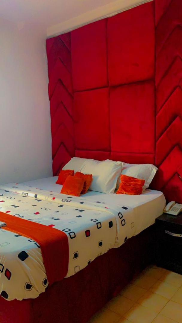 Blue Moon Hotels Victoria Island 라고스 외부 사진