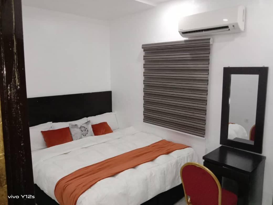 Blue Moon Hotels Victoria Island 라고스 외부 사진