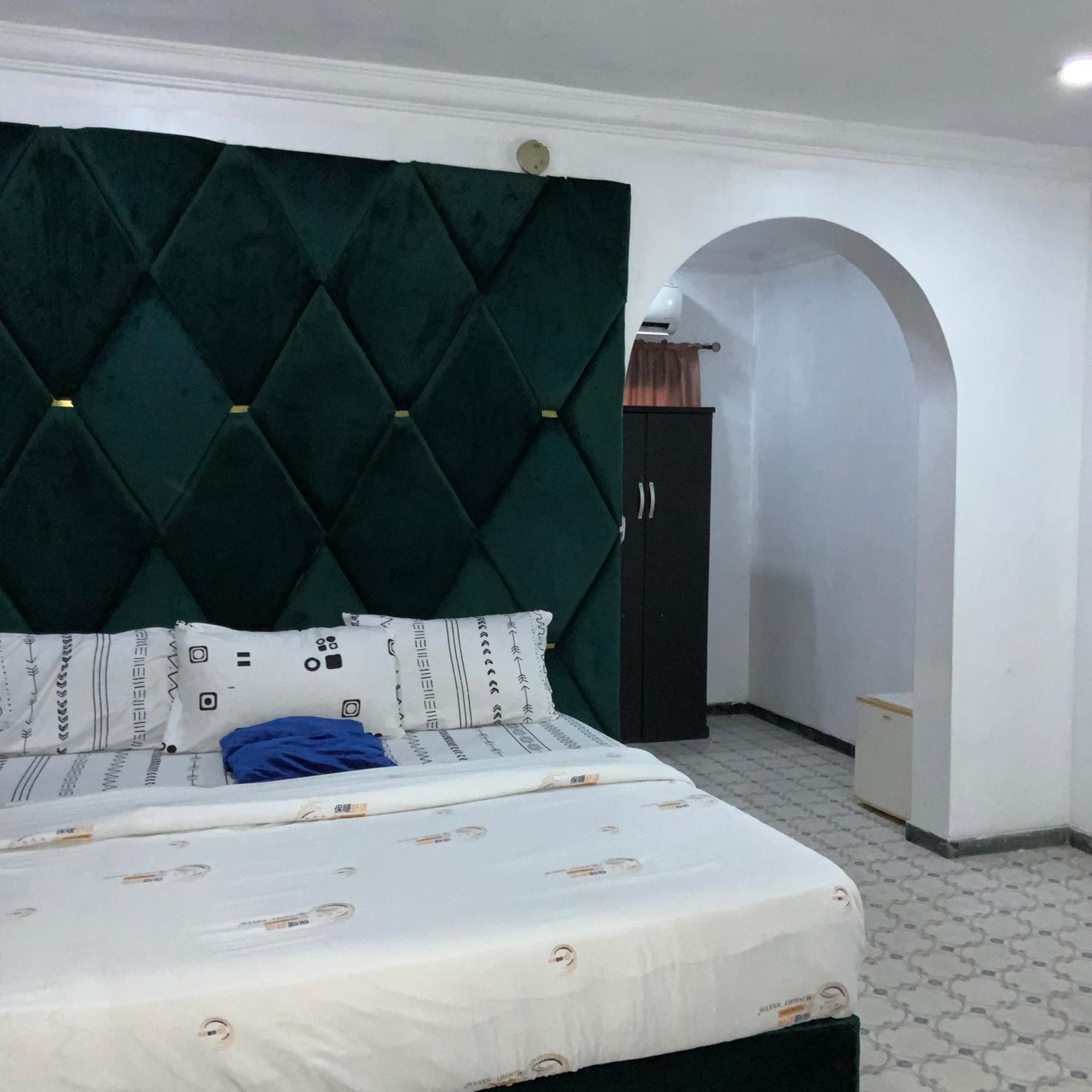 Blue Moon Hotels Victoria Island 라고스 외부 사진