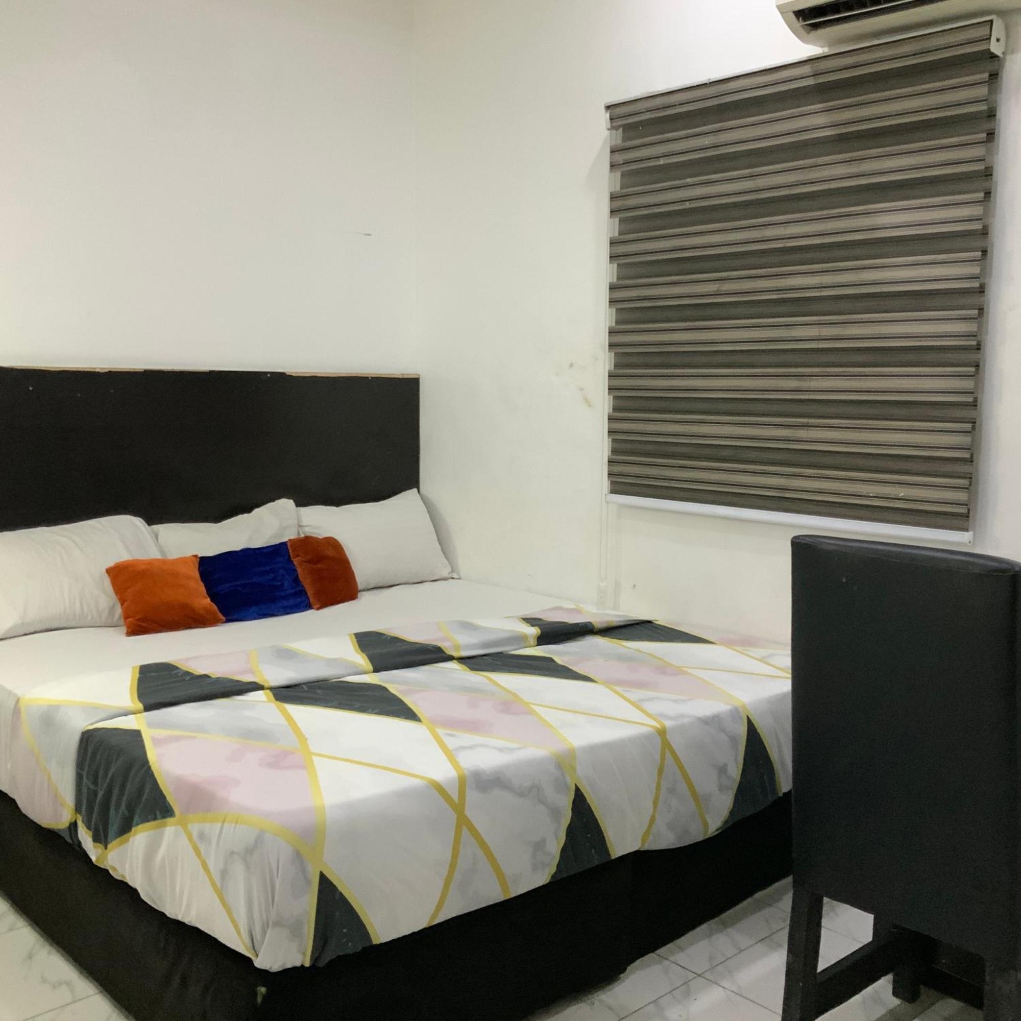 Blue Moon Hotels Victoria Island 라고스 외부 사진